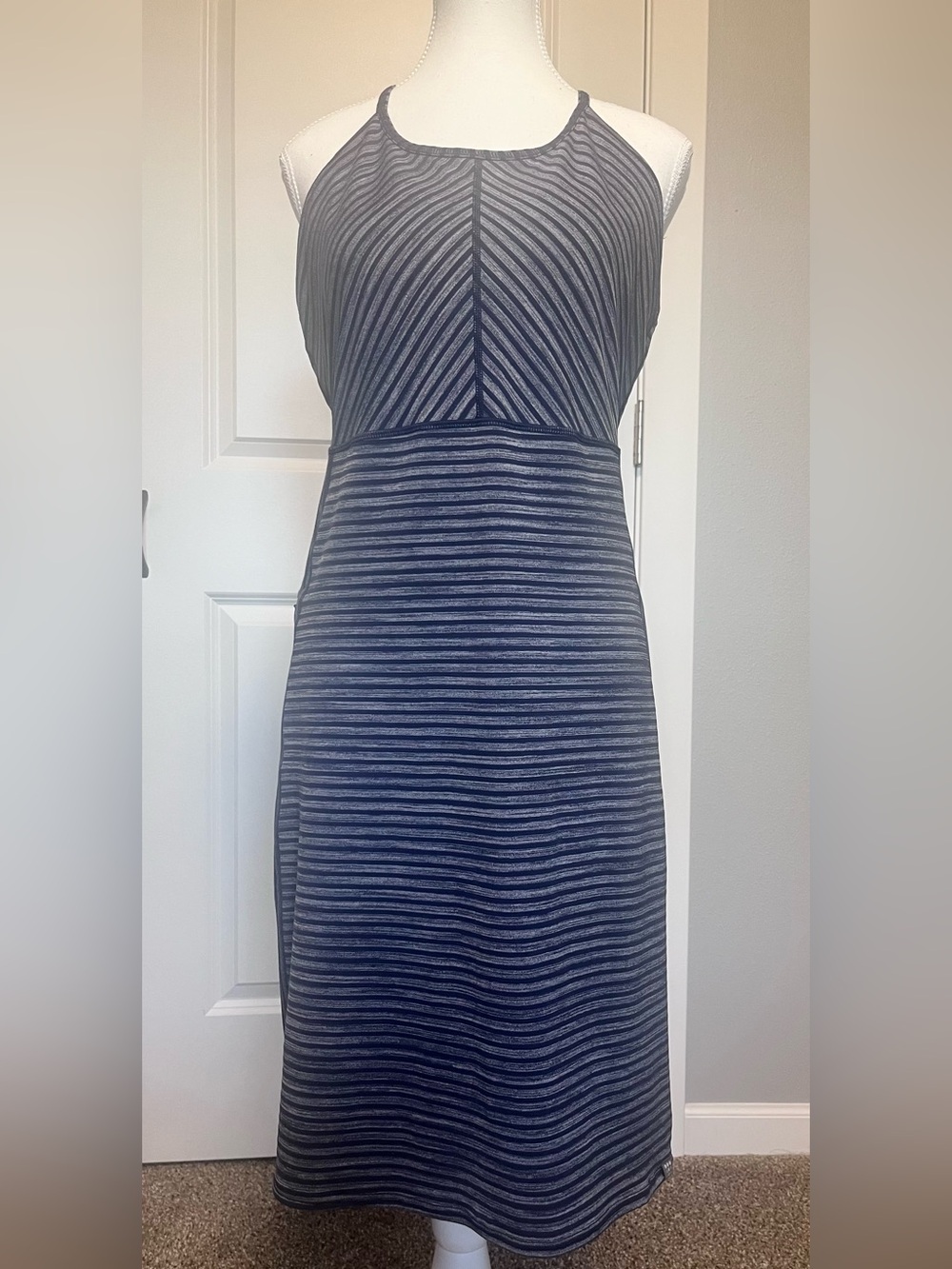 Title Nine Women’s Large Grey/Navy Striped High Neck Athletic Tank Dress Pocket